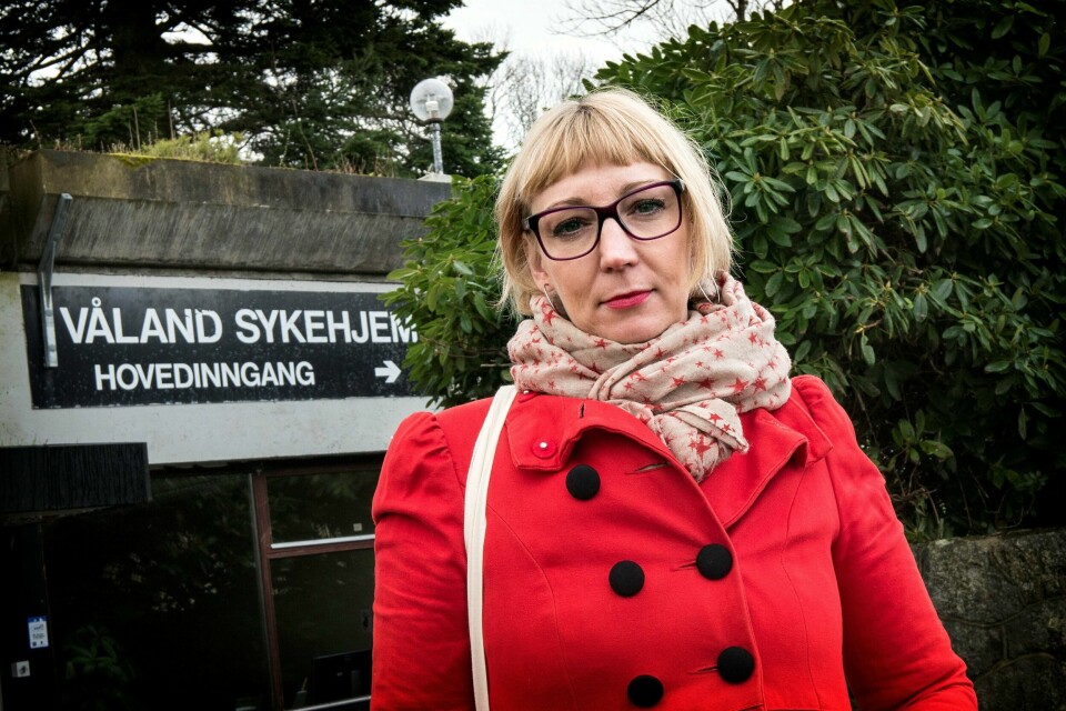Linda Krüger er sykepleier på Vålandstunet sykehjem. Hun har sendt en formell klage til Fylkesmannen gjennom Fylkeslegen, og ber om tilsynssak. Foto: Roy Storvik
