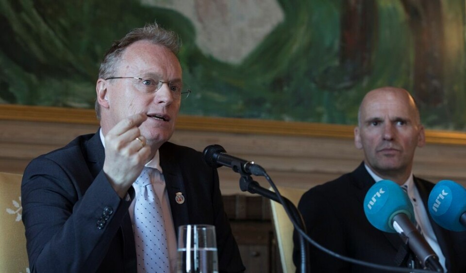 Byrådsleder Raymond Johansen (t.v.) og byråd for næring og eierskap Geir Lippestad presenterte avtalen med finske Fortum om oppkjøp av Hafslund onsdag formiddag. Byrådsleder Raymond Johansen (t.v.) og byråd for næring og eierskap Geir Lippestad presenterte avtalen med finske Fortum om oppkjøp av Hafslund onsdag formiddag.