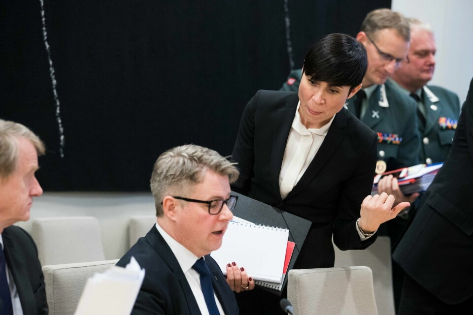 Forsvarsminister Ine Marie Eriksen Søreide (H) og justis- og beredskapsminister Per-Willy Amundsen (Frp) i den forrige høringen i Stortingets kontroll- og konstitusjonskomité.