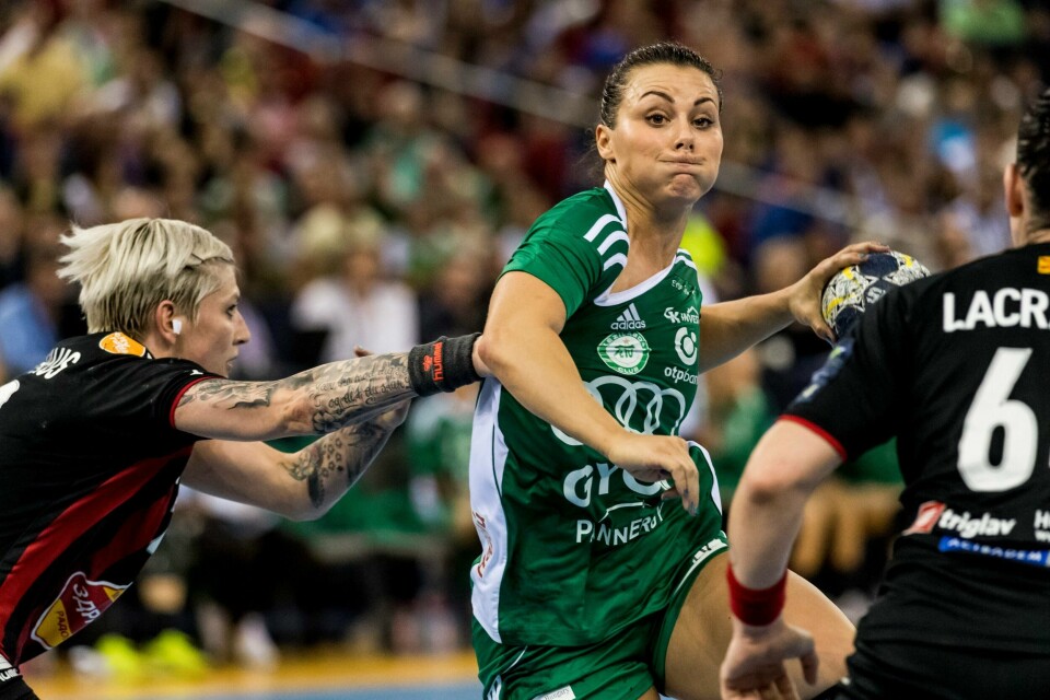 Nora Mørk og Györ knuste Camilla Herrems drøm om å vinne Champions League etter et drama søndag i finalen. FOTO: Zsolt Szigetvary/MTI via AP