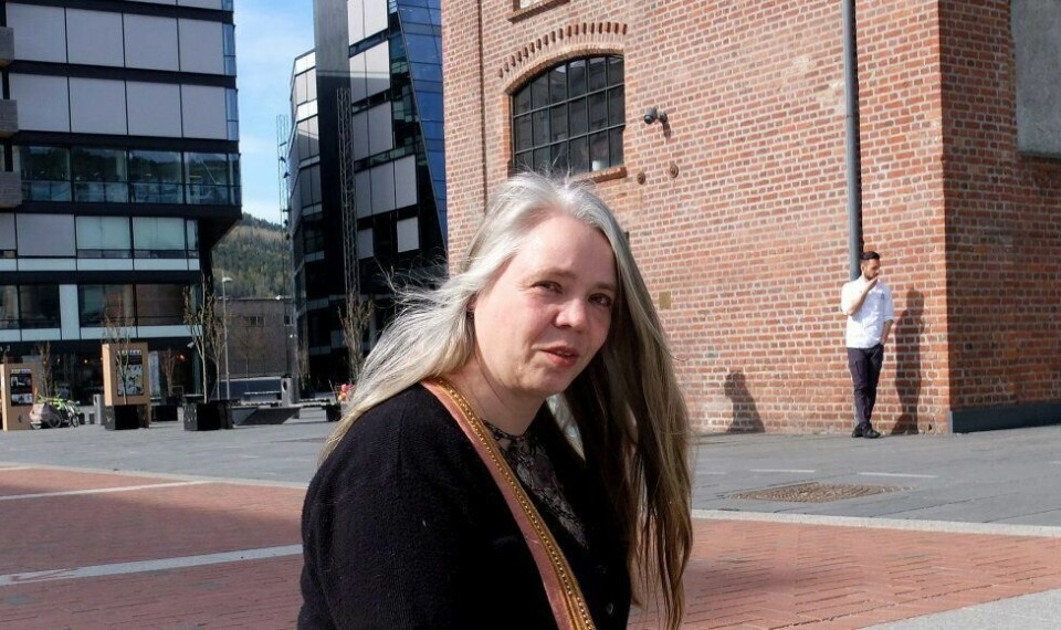 Provosert: Marianne Johansen fra Drammen har fulgt med på Jan Hanvolds gjøren og laden siden 1981, og synes fint lite om hans praksis. I Brennpunkt-dokumentaren «Pengepredikanten» kom det fram at Visjon Norge har fått inn 1 milliard siden 2001 – mye fra minstepensjonister og trygdede. FOTO: PERNILLE VESTENGEN