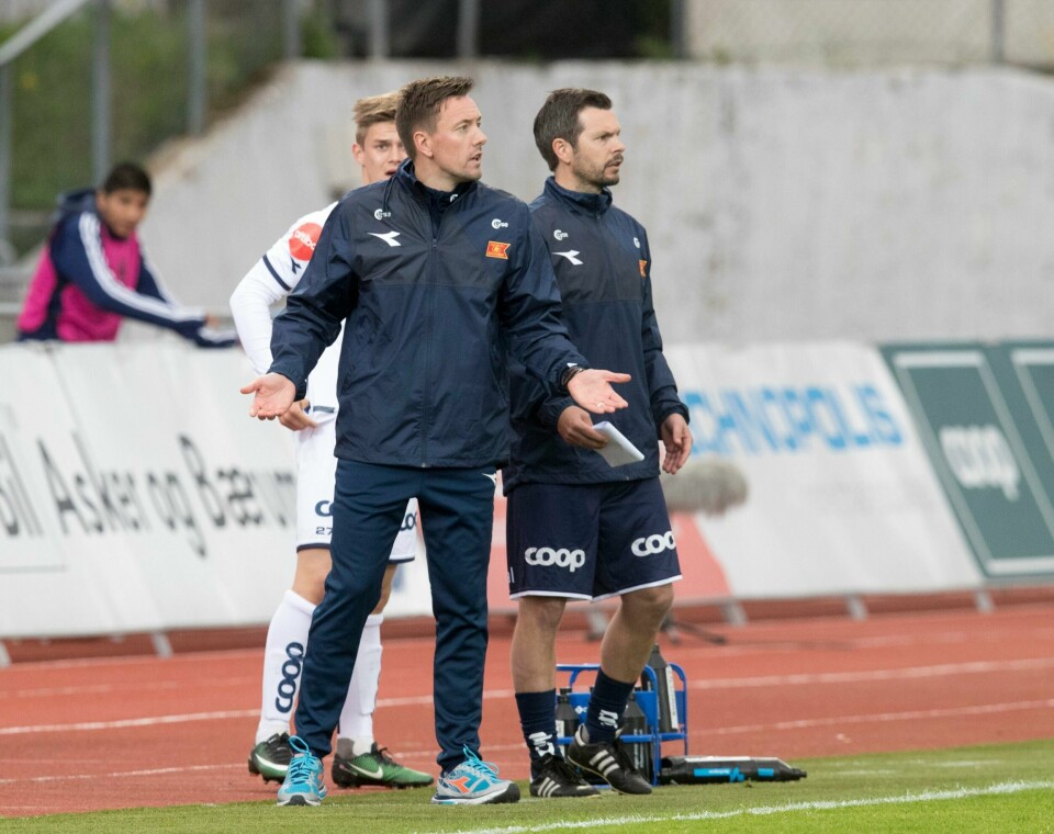 Ian Burchnall og Bjarte Lunde Aarsheim måtte tåle en ny nedtur helt på tampen av kampen mot Stabæk mandag, men fikk positive nyheter tirsdag. Foto: Vidar Ruud / NTB scanpix