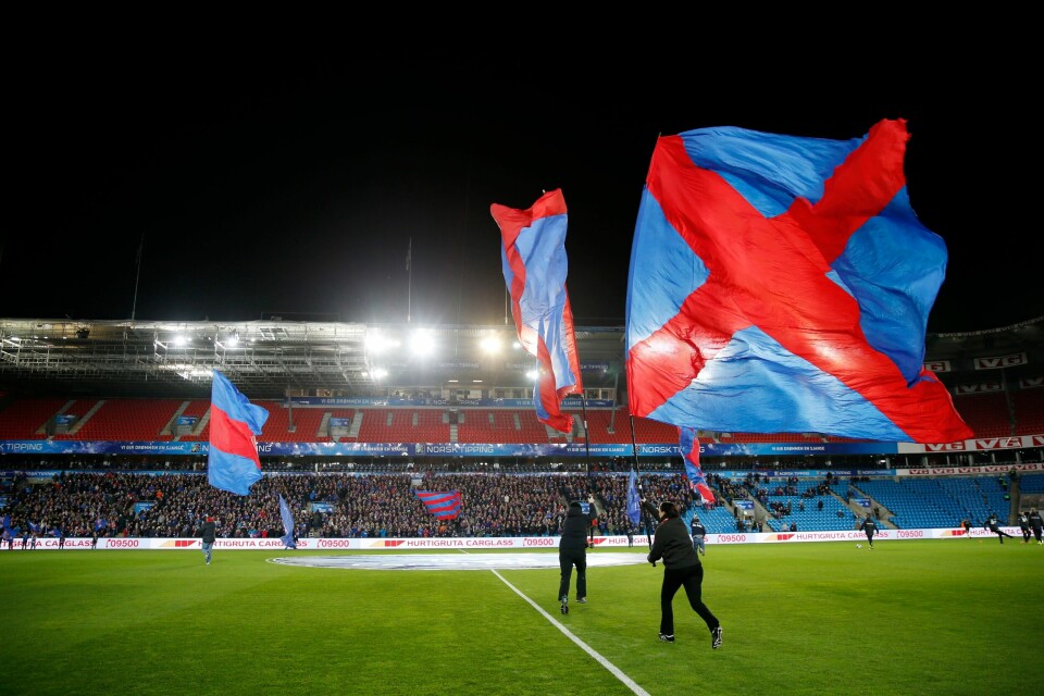 Vålerenga har igjen fire kamper på Ullevaal stadion, to seriekamper, en cupkamp og privatkampen mot Manchester United. Vålerenga har igjen fire kamper på Ullevaal stadion, to seriekamper, en cupkamp og privatkampen mot Manchester United.