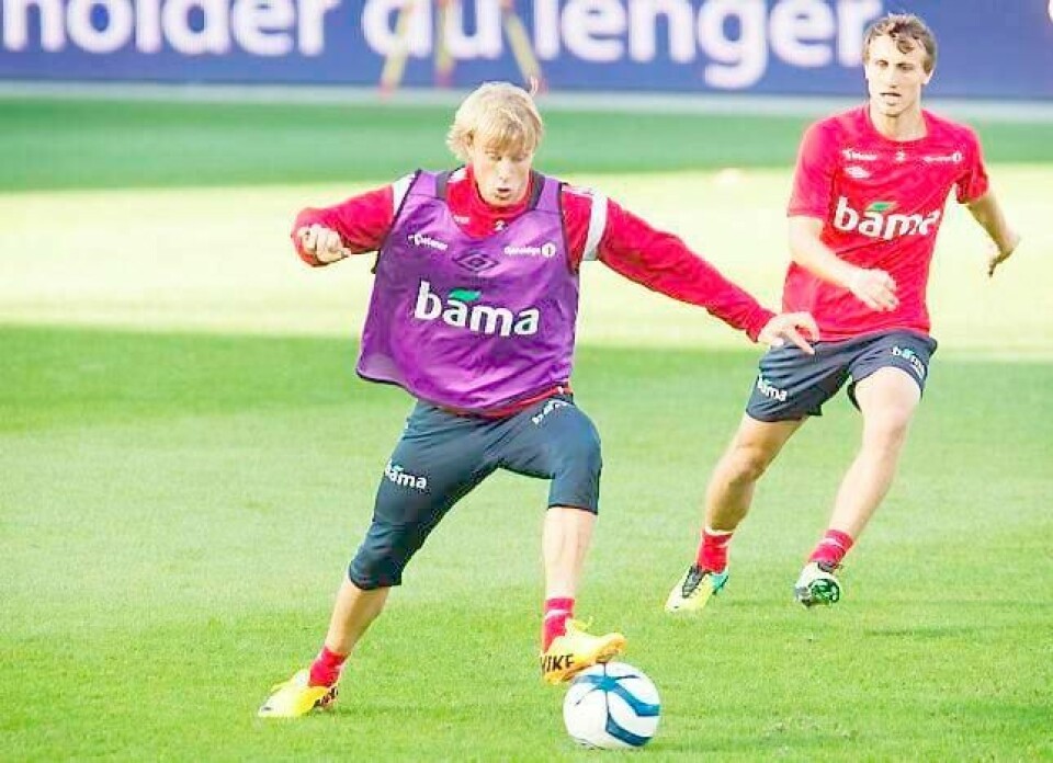 Per Ciljan Skjelbred i stort driv under landslagets trening på Ullevaal før Slovenia-kampen. FOTO: ARNE OVE BERGO
