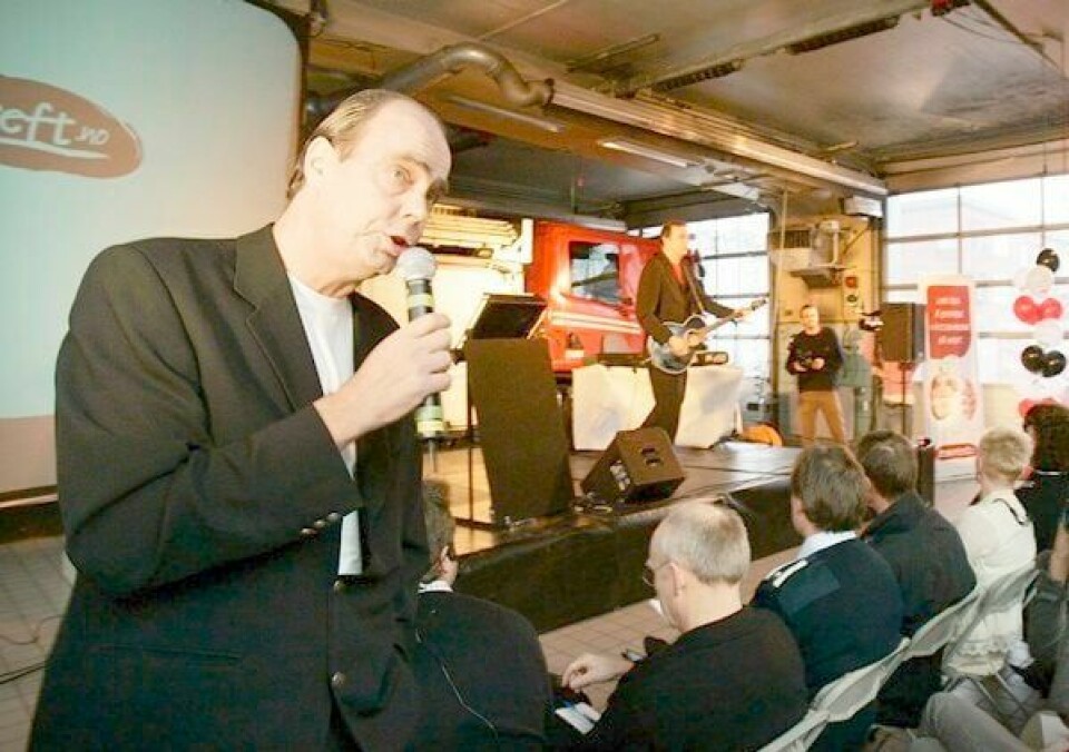 Lage Fosheim (t.v) er død. Bildet er fra da Fosheim og Eivind Rølles deltok i Kreftforeningens kampanje 'Menn og Kreft' i 2006. Foto: Lise Åserud/NTB SCANPIX