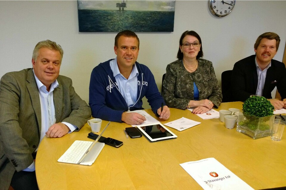 Stavanger Frp la i dag fram sitt alternative budsjett for 2014. F.v: Leif Arne Moi Nilsen, Tore B. Kallevig, Sissel Stenberg og Atle Simonsen.