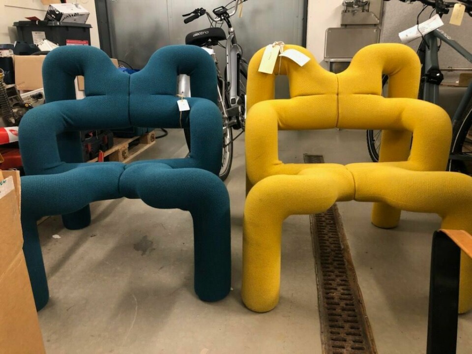 To stoler av typen Ekstrem. Stolene er designet av Terje Ekstrøm. To stoler av typen Ekstrem. Stolene er designet av Terje Ekstrøm. Foto: Politiet / NTB