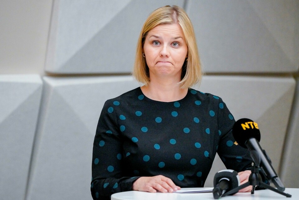 Opposisjonen vil reverse kunnskaps- og integreringsminister Guri Melbys (V), tesregimen, og er glad for at hun nå setter et nytt testsystem i skoeln på vent. Opposisjonen vil reverse kunnskaps- og integreringsminister Guri Melbys (V), tesregimen, og er glad for at hun nå setter et nytt testsystem i skoeln på vent.