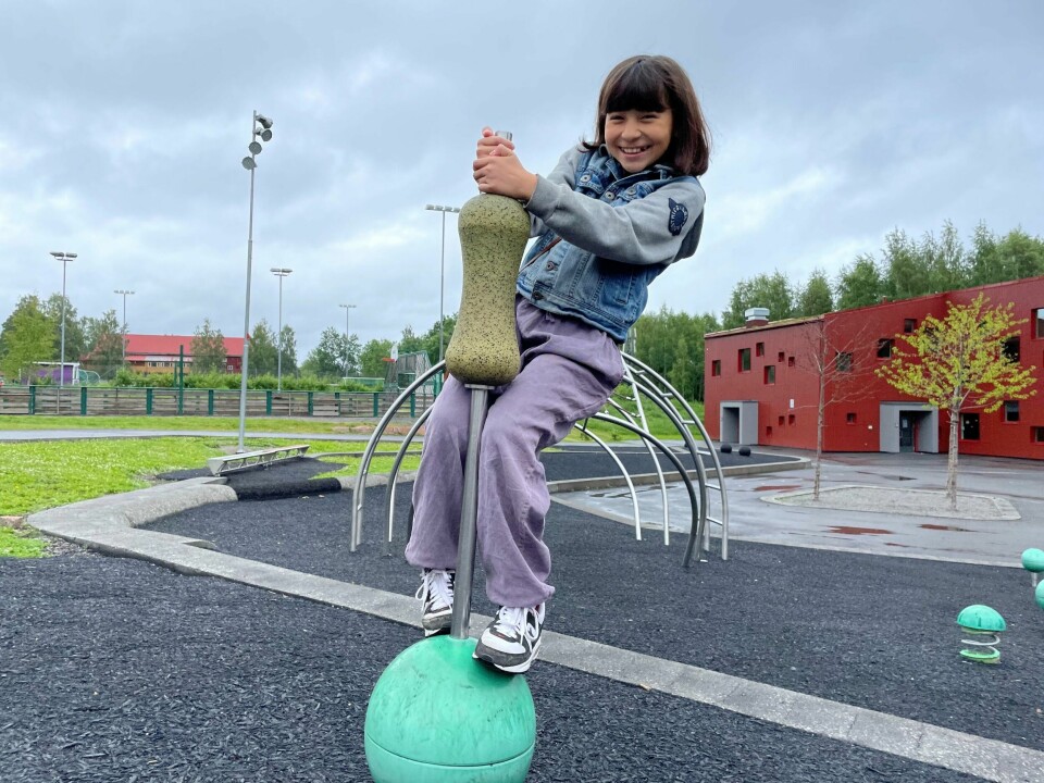 Natalia Dellaporta (10) spiller superhelten Alfa i Superheltskolen. Alfa er så smart, at hun kan finne opp hva som helst. Selv skulle Natalia ønske at hun kunne reise tilbake i tid. Natalia Dellaporta (10) spiller superhelten Alfa i Superheltskolen. Alfa er så smart, at hun kan finne opp hva som helst. Selv skulle Natalia ønske at hun kunne reise tilbake i tid.