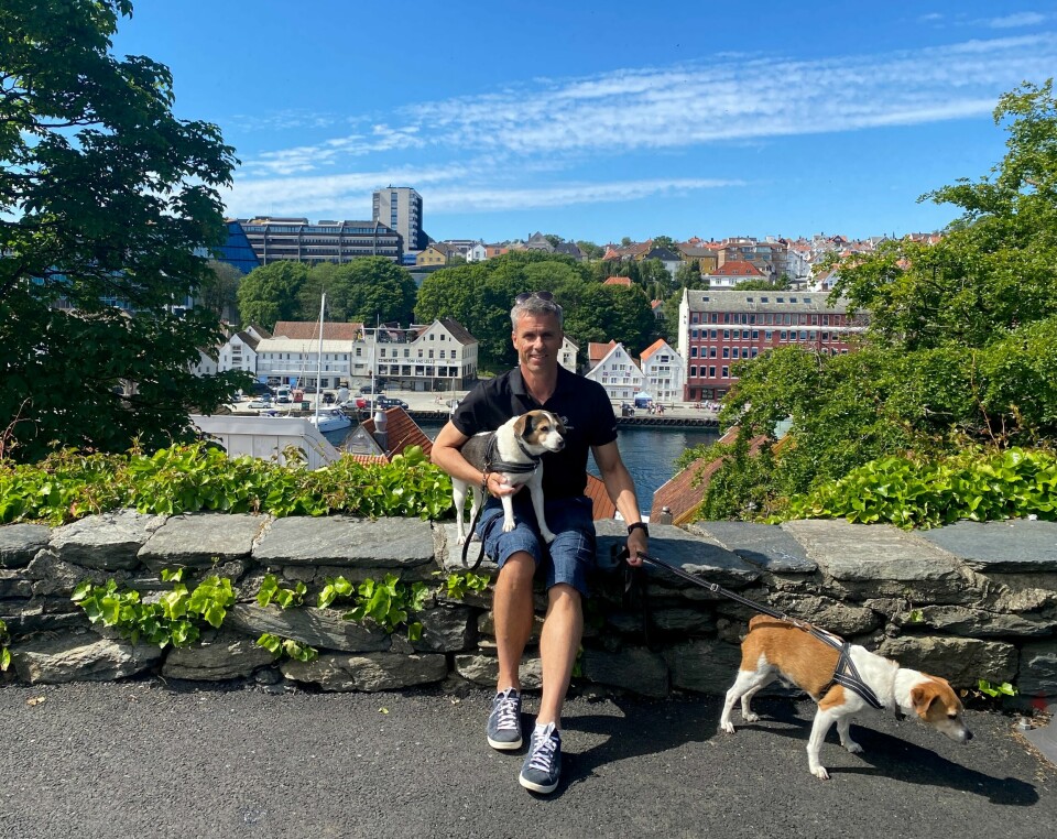 – Man kan også ta med hunder når man utforsker byen, mener Svein Egil Meling. – Man kan også ta med hunder når man utforsker byen! Mener Svein Egil Meling.