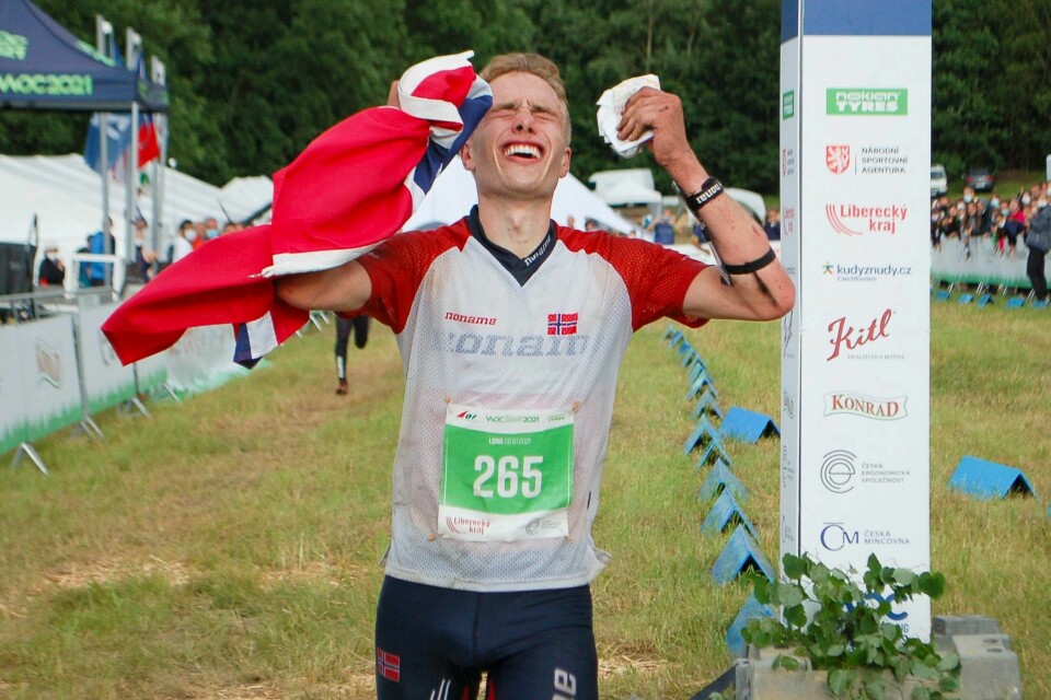Kasper Fosser vant sitt første VM-gull i orientering da han fredag vant langdistanseløpet. Kasper Fosser vant sitt første VM-gull i orientering da han fredag vant langdistanseløpet. Foto: Norges Orienteringsforbund / NTB