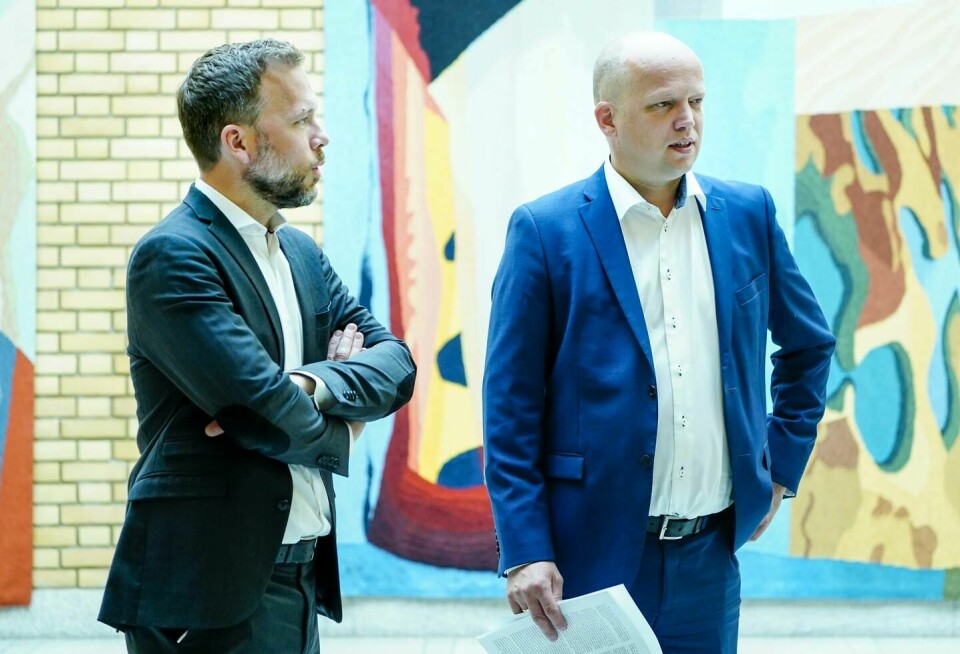 I åtte år satt Sp og SV sammen med Ap i den rødgrønne Stoltenberg-regjeringen. Audun Lysbakken mener det utelukkende er klimasaken som har økt avstanden mellom ham og Sp-leder Trygve Slagsvold Vedum (til høyre). Oslo 20210617. Sp-leder Trygve Slagsvold Vedum og SV-leder Audun Lysbakken t.h. holder pressemøte om trygdeoppgjøret i Vandrehallen i Stortinget.Foto: Terje Pedersen / NTB