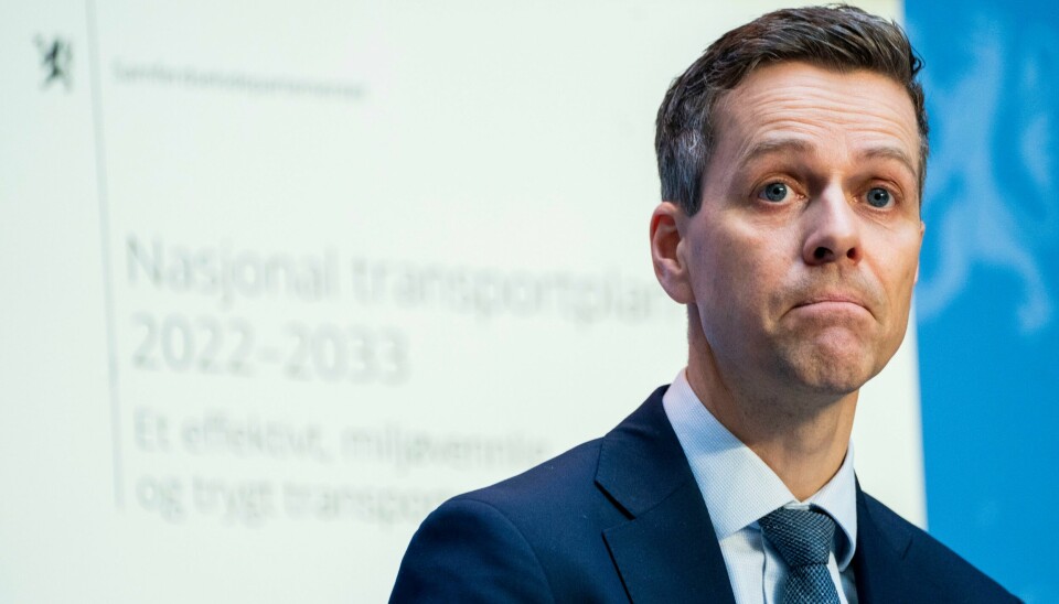 Samferdselsminister Knut Arild Hareides håndtering av elsparkesyklene har blitt en nasjonal skandale, skriver Dagsavisen på lederplass Samferdselsminister Knut Arild Hareide (KrF) kommer ikke til å ta imot vaksinetilbudet. Foto: Terje Pedersen / NTB
