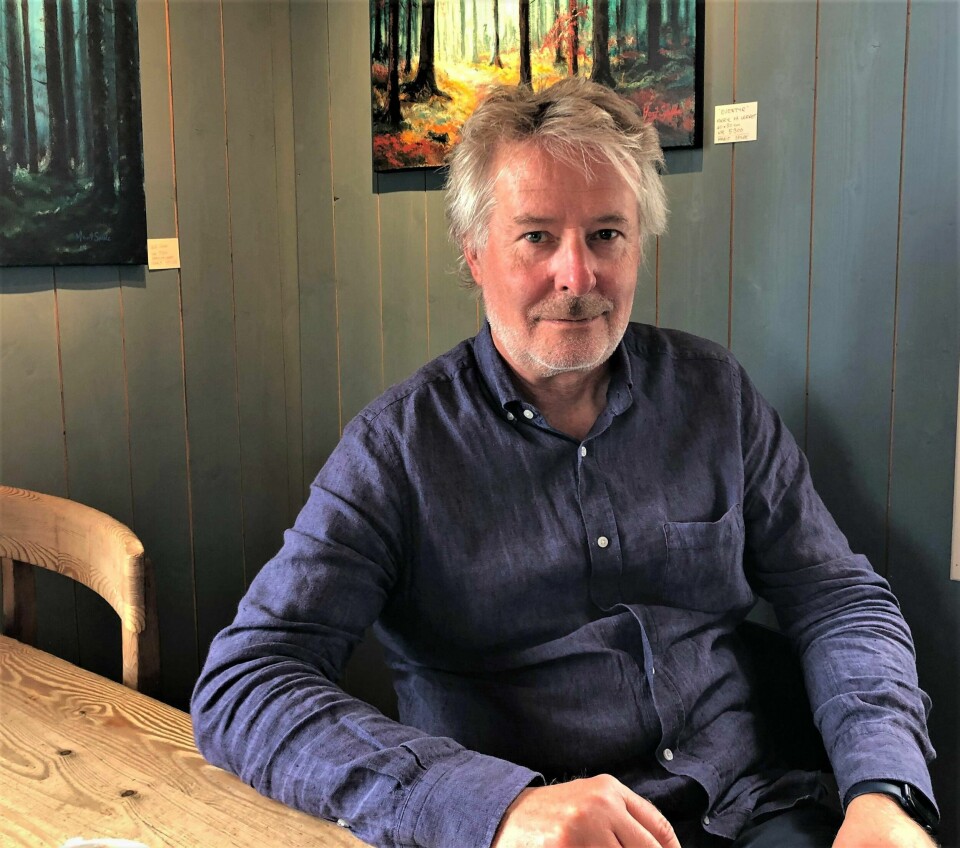 – Det er usedvanlig viktig, tror jeg, at du har en viss distanse til det. Jeg tror det er viktig hvis du skal være redaktør, å balansere informasjonsbehovet. Men du må samtidig beholde en empati, sier Torry Pedersen om hvordan det var å ta redaksjonelle avgjørelser i kjølvannet av terroren. Torry Pedersen