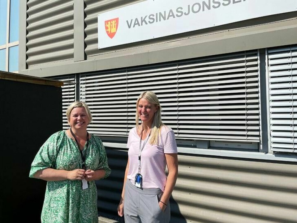 Leder ved Korona- og vaksinasjonssenteret Heidi Veland og senterets logistikkansvarlig Inger-Johanne Bråten melder om at drop-in-tilbudet er populært. Leder ved Korona- og vaksinasjonssenteret Heidi Veland og senterets logistikkansvarlig Inger-Johanne Bråten foran vaksinasjonssenteret på Værste-området.