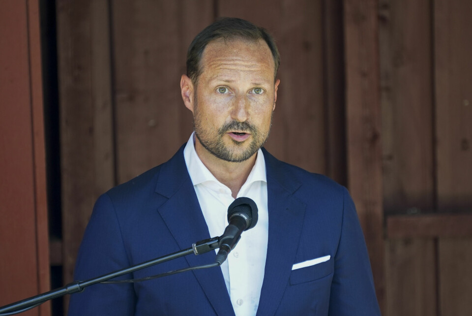 Kronprins Haakon var blant talerne og understreket det kollektive ansvaret alle har om å bekjempe høyreekstremisme hver eneste dag. Kronprins Haakon holdt tale under minnemarkeringen på Utøya ti år etter terrorangrepet 22. juli 2011. Foto: Torstein Bøe / NTB