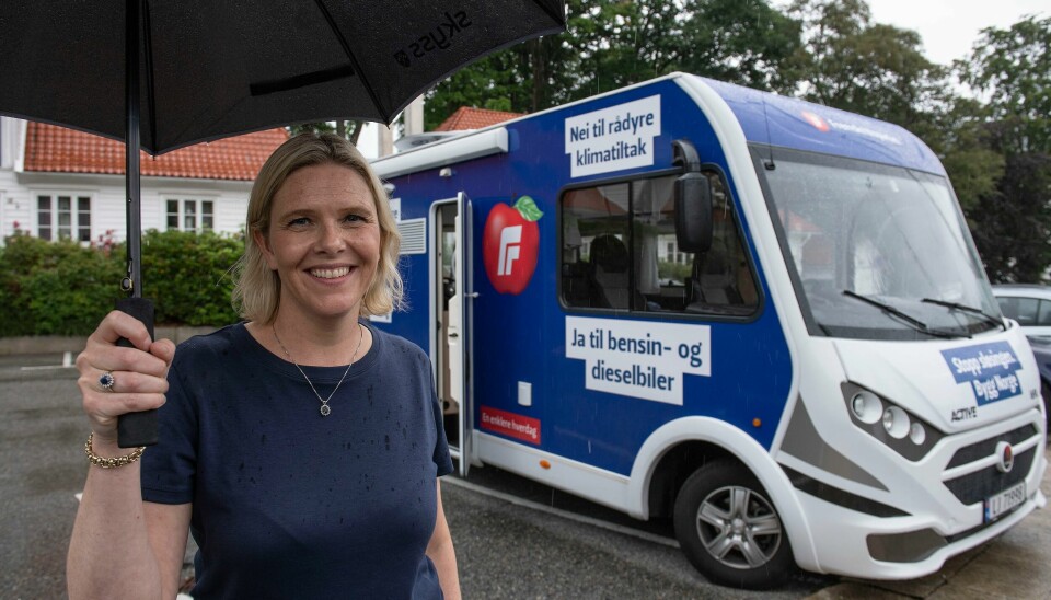 Uansett hvor fristende det må være for Frp å få et tilskudd til å betale ned på bobilen til Sylvi Listhaug, burde partiet hatt ryggrad til å la være, skriver Hege Ulstein. – Så lenge Frp skal være med på å vedta budsjett kommer støtten til HRS å bestå, opplyser partileder Sylvi Listhaug.Foto: Marit Hommedal / NTB