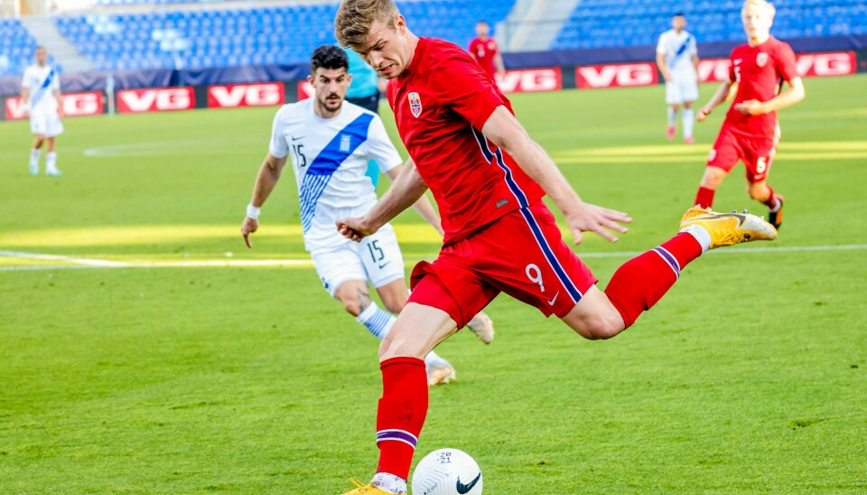 Alexander Sørloth, her under landskampen mot Hellas i fjor sommer, blir trolig å se i en ny klubb før overgangsvinduet stenges Alexander Sørloth, her under landskampen mot Hellas i fjor sommer, blir trolig å se i en ny klubb før overgangsvinduet stenges.Foto: Geir Olsen / NTB