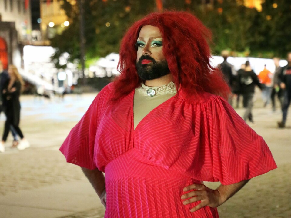 Hani Assaf fikk låne statsminster Erna Solbergs Pride-kjole til et arrangement som Frida Marida.