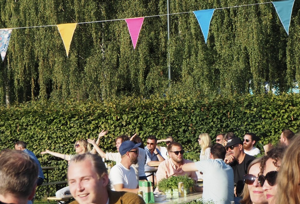 Applaus og jubel er heldigvis fortsatt lov. Det var det ikke mangel på under Kamaras Øya presenterer-konsert. Applaus og jubel er heldigvis fortsatt lov. Det var det ikke mangel på under Kamaras Øye presenterer-konsert.