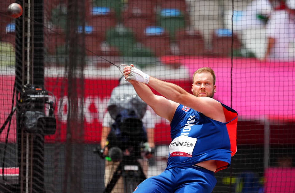 Eivind Henriksen tok tre norgesrekorder, og OL-sølv, i finalerunden i sleggekast. REUTERS/Aleksandra Szmigiel Tokyo 2020 Olympics - Athletics - Men's Hammer Throw - Qualification - OLS - Olympic Stadium, Tokyo, Japan - August 2, 2021. Eivind Henriksen of Norway in action REUTERS/Aleksandra Szmigiel