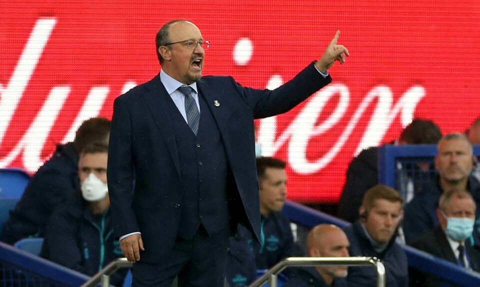 Rafa Benitez fikk være vitne til en sterk snuoperasjon fra sitt Everton da han debuterte som trener for klubben. Rafa Benitez fikk være vitne til en sterk snuoperasjon fra sitt Everton da han debuterte som trener for klubben. Foto: Bradley Collyer / PA via AP / NTB