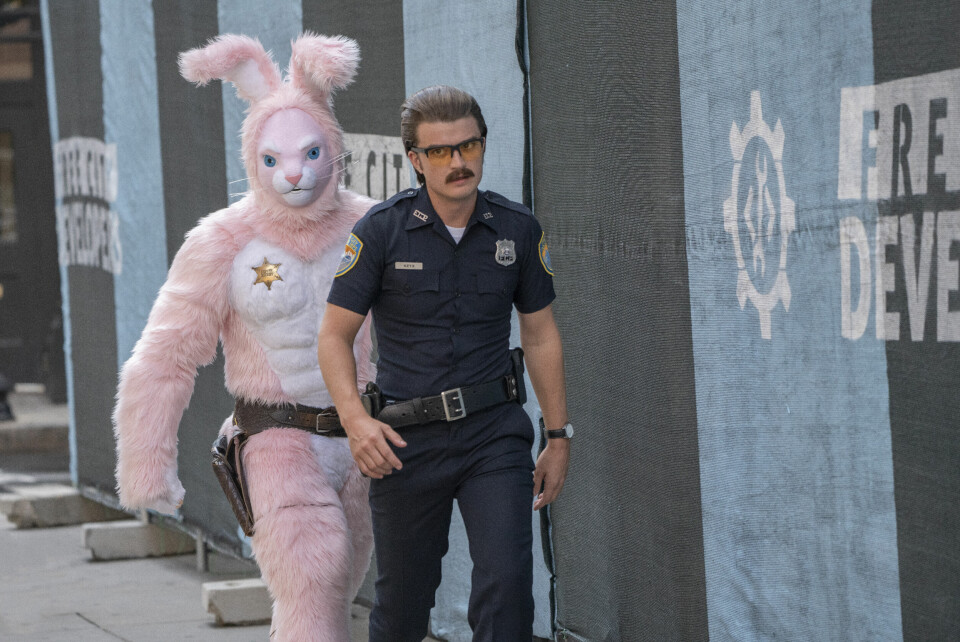 Utkarsh Ambudkar og Joe Keery. Utkarsh Ambudkar og Joe Keery.