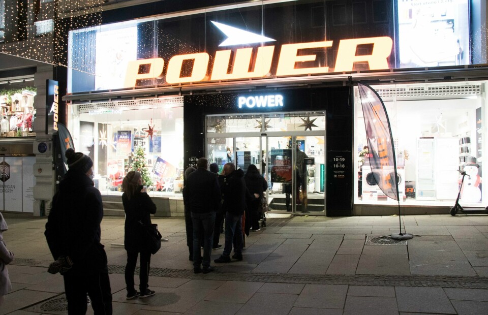 Fagorganiserte i butikkene til Power – og Elkjøp – får ikke bonuslønn. Dette er forbeholdt de ansatte i kjedebutikker uten tariffavtale. Fagorganiserte i butikkene til Power – og Elkjøp – får ikke bonuslønn. Dette er forbeholdt de ansatte i kjedebutikker uten tariffavtale.