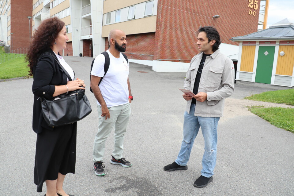 45 prosent av beboerne i bydelen Fjell i Drammen stemte ved sist valg. Hatice Luk, Sajid Mukhtar og Hetem Tug håper det vil endre seg. 45 prosent av beboere på bydel Fjell i Drammen stemte ved sist valg. Hatice Luk, Sajid Mukhtar og Hetem Tug håper at flere stemmer i årets valg.