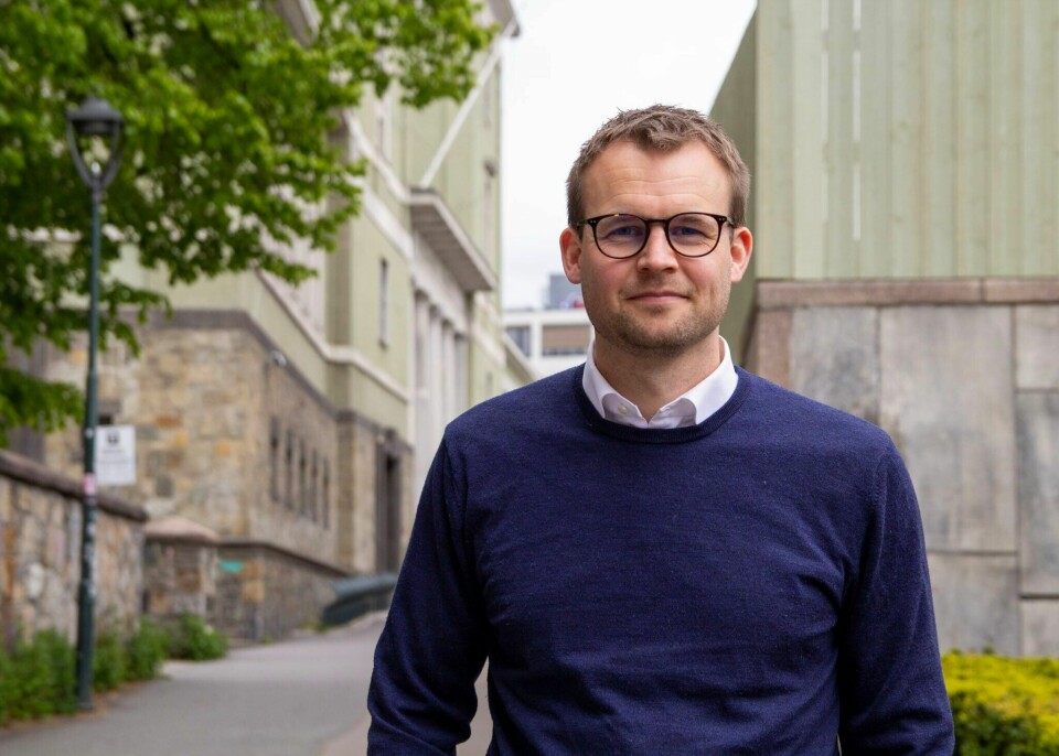 Barne- og familieminister, Kjell Ingolf Ropstad, mener det bør settes en makspris på SFO-tilbud. Barne- og familieminister, Kjell Ingolf Ropstad mener at det bør settes en makspris på SFO-tilbud.