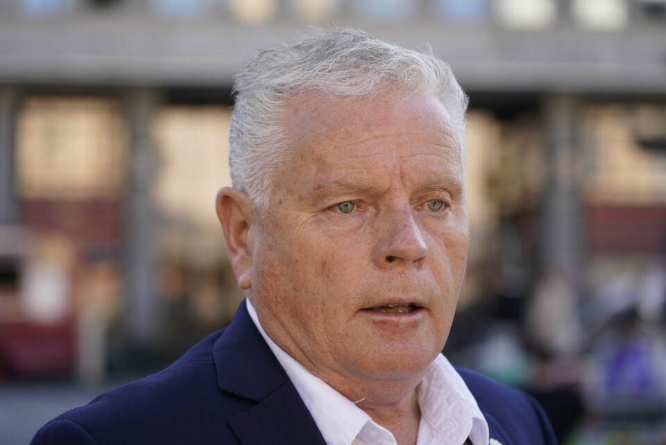 Forbundsleder i Pensjonistforbundet, Jan Davidsen, innledet valgmøtet medlemsorganisasjonen inviterte til. – Medbestemmelse i eldrepolitikken er vårt mest sentrale punkt, sa han. Jan Davidsen