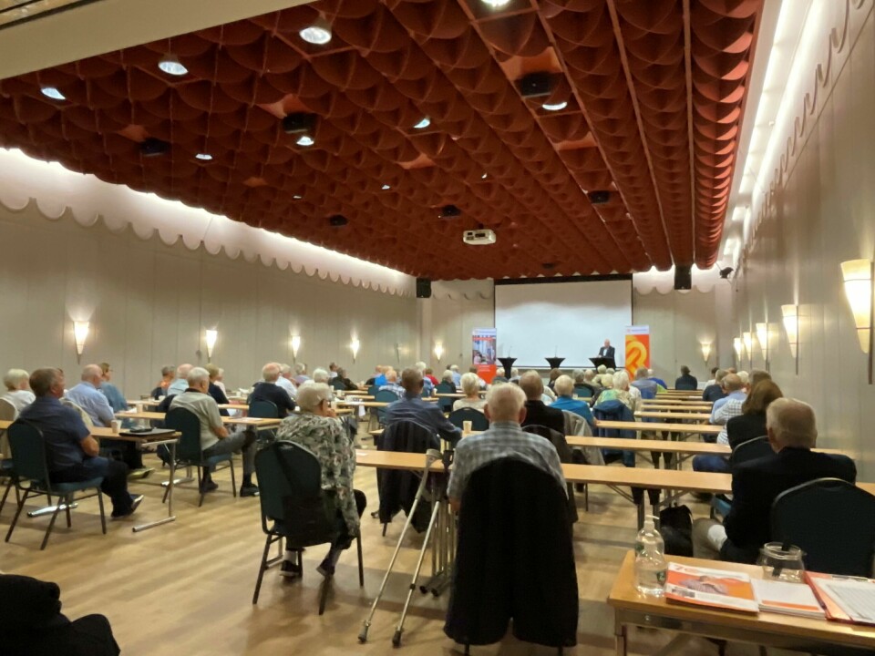 Pensjonistforbundet markerer 70 år i 2021. I underkant av 90 medlemmer fra Østfold hadde møtt fram for å overvære valgdebatten i Fredrikstad. Pensjonistforbundet markerer 70 år i 2021. I underkant av 90 medlemmer fra Østfold hadde møtt fram for å overvære valgdebatten i Fredrikstad.