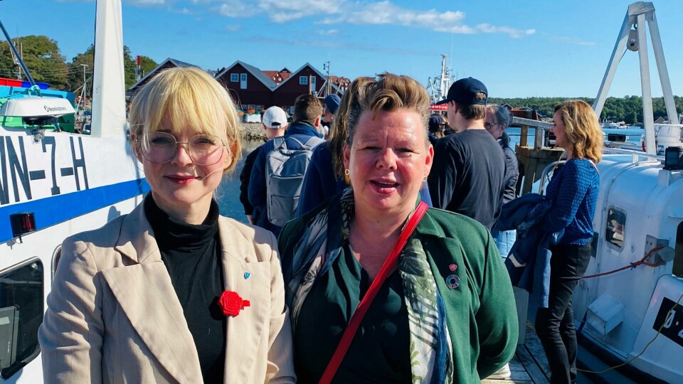 Hvaler-ordfører Mona Vauger (Ap, t.v.) og fylkesråd for utdanning Siv H. Jacobsen (Ap) i Viken fylkeskommune ved åpningen av VG2 Fiske og fangst under Fikseriets dag i Utgårdskilen på Hvaler. Hvaler-ordfører Mona Vauger (Ap, t.v.) og fylkesråd for utdanning Siv H. Jacobsen (Ap) i Viken fylkeskommune ved åpningen av VG2 Fiske og fangst under Fikseriets dag i Utgårdskilen på Hvaler.
