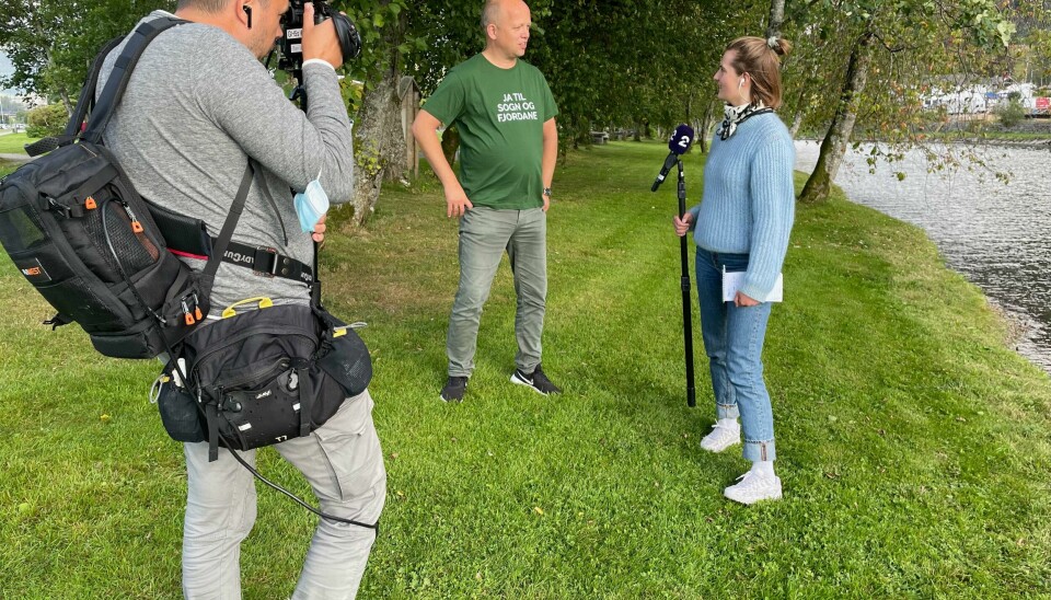 Det går bra for Senterpartiet i Sogn og Fjordane. Men selv ikke her slipper Trygve Slagsvold Vedum unna TV2 og de nasjonale meningsmålingene. Det går bra for Senterpartiet i Sogn og Fjordane. Men selv ikke her slipper Trygve Slagsvold Vedum unna TV2 og de nasjonale meningsmålingene.
