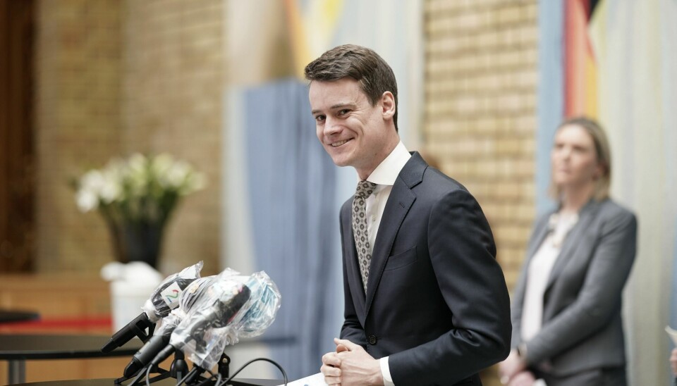 Noen KrF-politikere mener at det ikke er mulig å skille arrangementet fra arrangøren, og velger derfor å ikke delta i pride. Stortingsrepresentant for KrF Tore Storehaug understreker at det er om for begge deler i partiet.