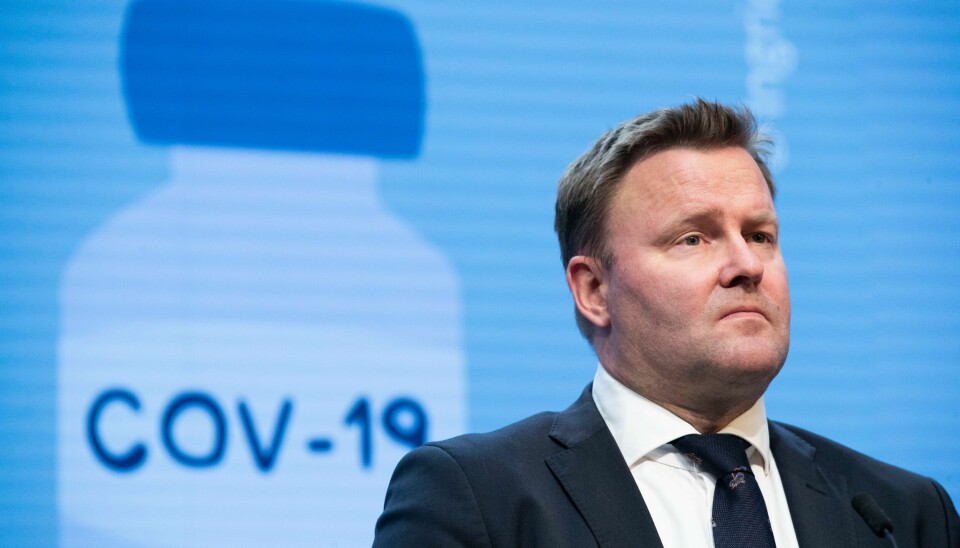 Assisterende helsedirektør Espen Rostrup Nakstad advarer om at Norge kan gå tom for hurtigtester dersom for mange skoleelever testes uten at det er smittespredning. Assisterende helsedirektør Espen Rostrup Nakstad advarer om at Norge kan gå tom for hurtigtester dersom for mange skoleelever testes uten at det er smittespredning. Foto: Berit Roald / NTB