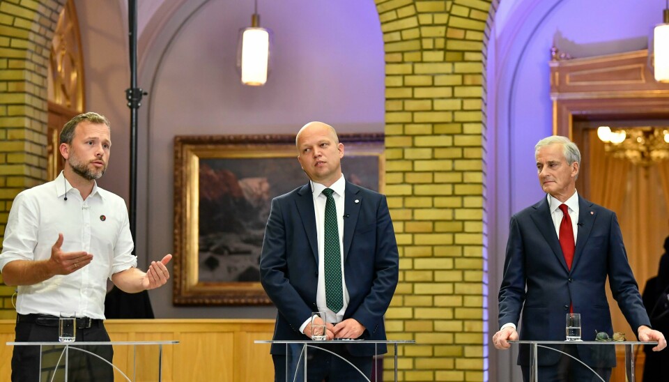 SV-leder Audun Lysbakken, Sp-leder Trygve Slagsvold Vedum og Ap-leder Jonas Gahr Støre under partilederdebatt i Stortingets vandrehall. SV-leder Audun Lysbakken, Sp-leder Trygve Slagsvold Vedum og Ap-leder Jonas Gahr Støre under partilederdebatt i Stortingets vandrehall på valgnatten. Foto: Naina Helén Jåma / NTB