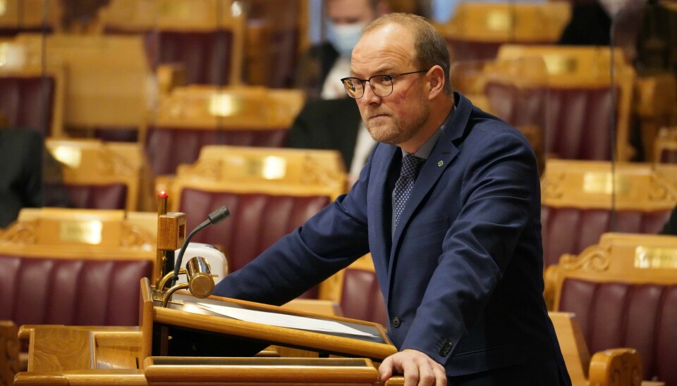 Østfold-politiker Ole André Myhrvold (Sp) sier en betingelse for å gå inn i regjering med Ap og SV, er at Viken oppløses. Østfold-politiker Ole André Myhrvold (Sp) sier en betingelse for å gå inn i regjering med Ap og SV, er at Viken oppløses.