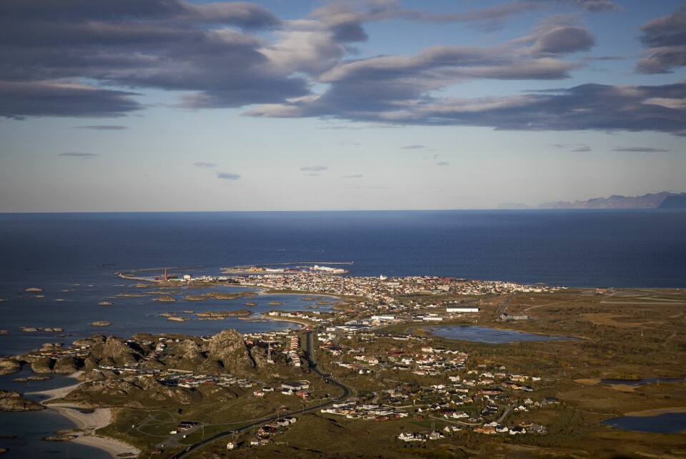Andøya flystasjon ligger rett ved Andenes i Vesterålen. Lokalbefolkningen reagerte med raseri da Stortinget vedtok at flystasjonen skal legges ned. På Andøya har Sp de siste årene hatt en oppslutning på godt over 50 prosent. Andøya flystasjon ligger rett ved Andenes. Lokalbefolkningen reagerte med raseri da Stortinget vedtok at flystasjonen skal legges ned. På Andøya har Sp de siste årene hatt en oppslutning på godt over 50 prosent.