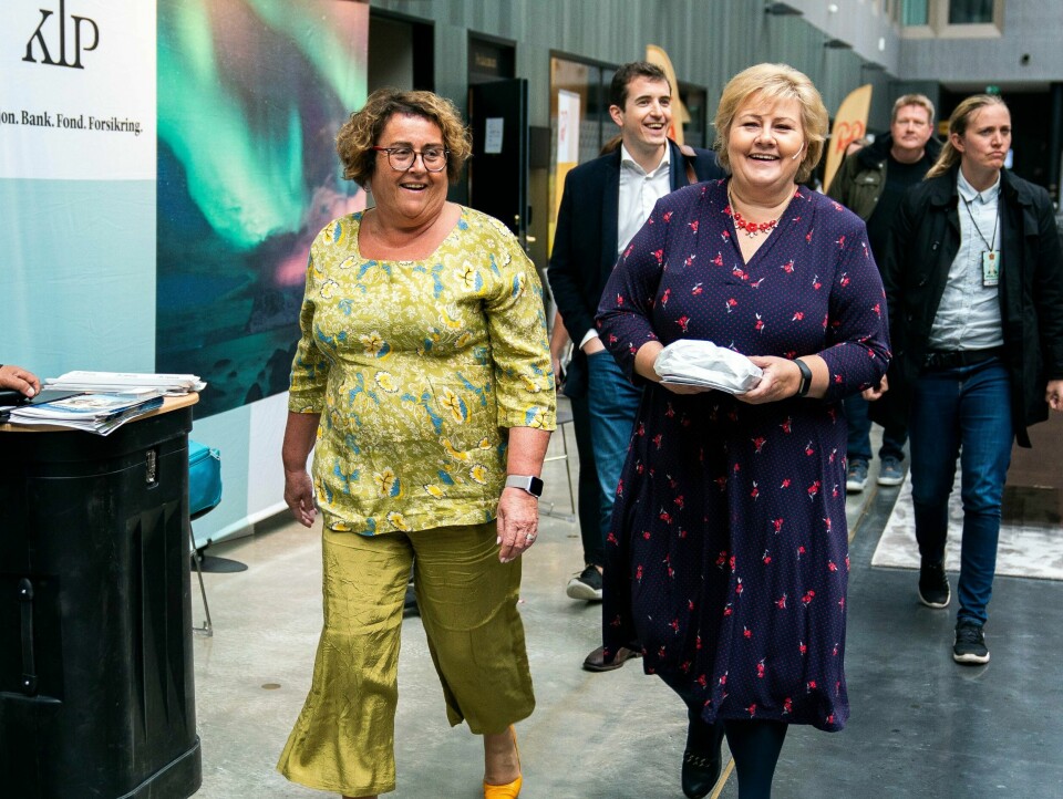 Her besøkte statsminister Erna Solberg KrFs landsmøte i 2019, hvor hun fikk følge av Olaug Bollestad. KrFs landsmøte 2019. Erna Solberg besøker KrFs landsmøte. Olaug Bollestad