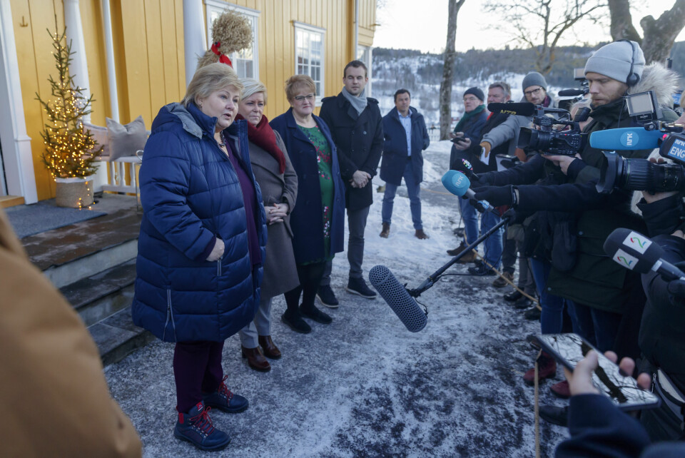 Statsminister Erna Solberg, Frp-leder Siv Jensen, Venstre-leder Trine Skei borgerlig Grande og KrF-nestleder Kjell Ingolf Ropstad da de forhandlet om en flertallsregjering med fire partier på Granavollen i januar 2019. De fire partilederne for Høyre, Frp, Venstre og KrF i 2019 før regjeringsforhandlingene på Granavolden. Årsaken til forhandlingene var at KrF gikk inn i regjeringen. Fra venstre statsminister Erna Solberg, daværende Frp-leder Siv Jensen, daværende Venstre-leder Trine Skei Grande og KrF-leder Kjell Ingolf Ropstad. Foto: Cornelius Poppe / NTB