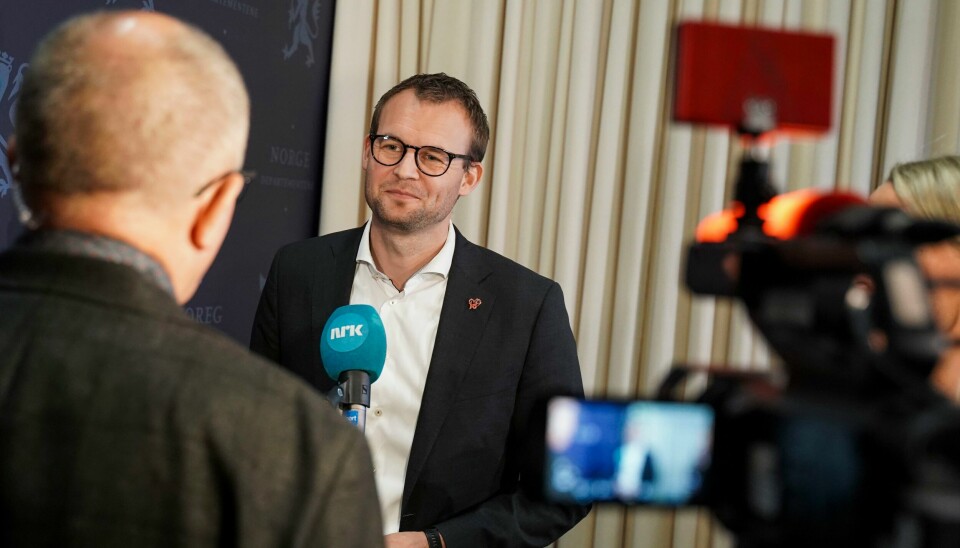 En spak Kjell Ingolf Ropstad møtte pressen i Regjeringskvartalet i Oslo. .