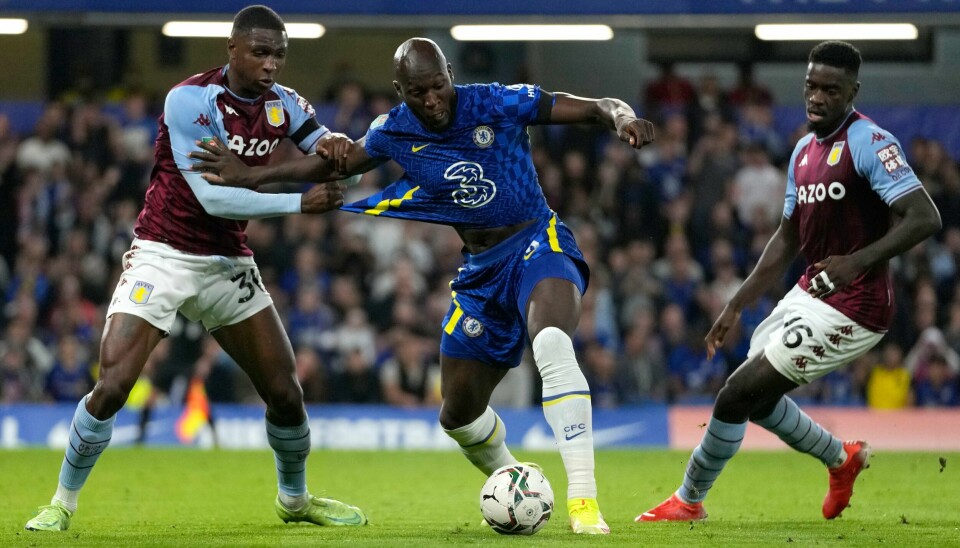 Chelseas Romelu Lukaku fikk det siste kvarteret mot Aston Villa i ligacupen, men det endte 2-2 og kampen måtte avgjøres fra straffemerket. Chelseas Romelu Lukaku fikk det siste kvarteret mot Aston Villa i ligacupen, men det endte 2-2 og kampen måtte avgjøres fra straffemerket. Foto: Frank Augstein / AP / NTB