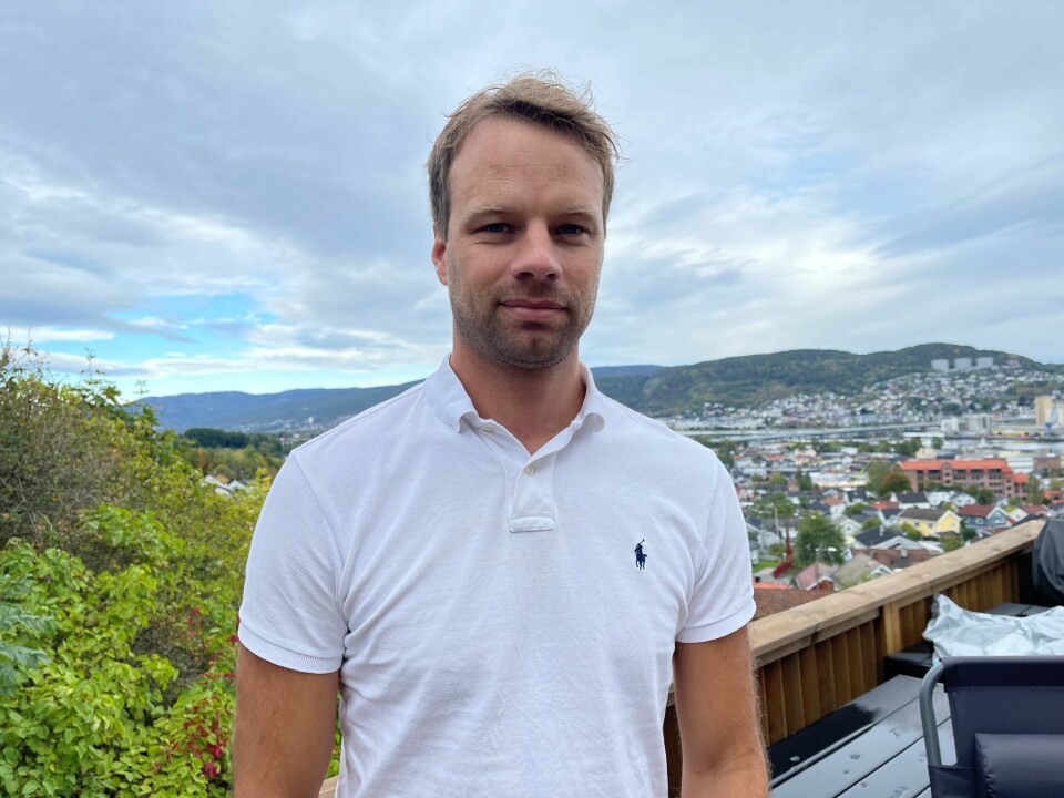 Da Frps Jon Helgheim gikk inn i politikken, rådet noen ham til å trekke seg. Men etter fire år på Stortinget, tross hets som en del av hverdagen, angrer han ikke. Jon Helgheim