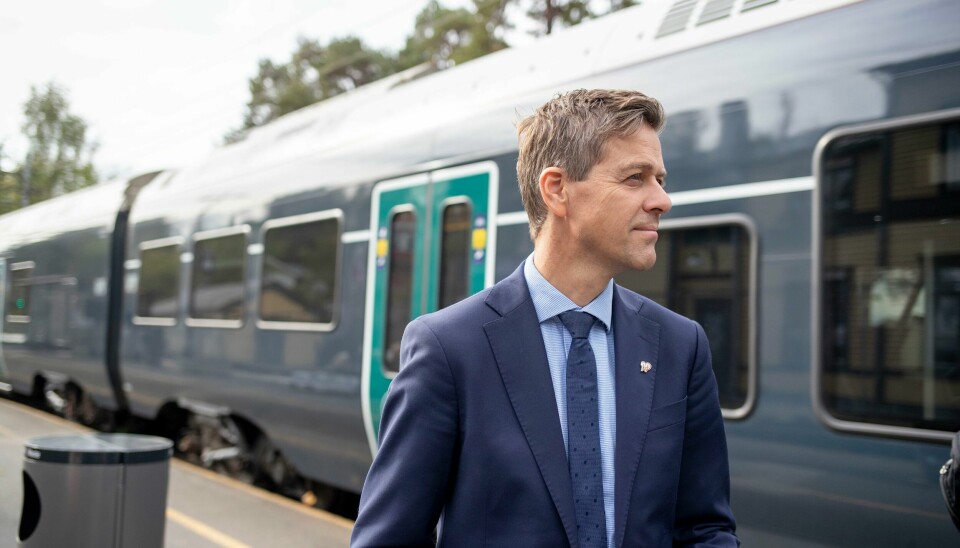 Samferdselsminister og tidligere KrF-leder Knut Arild Hareide (48) forlater politikken når statsrådsperioden er over. Samferdselsminister Knut Arild Hareide sier regjeringen viderefører den økonomiske støtten for å gi kollektivselskapene forutsigbarhet og opprettholde et godt tilbud til de reisende. Foto: Javad Parsa / NTB