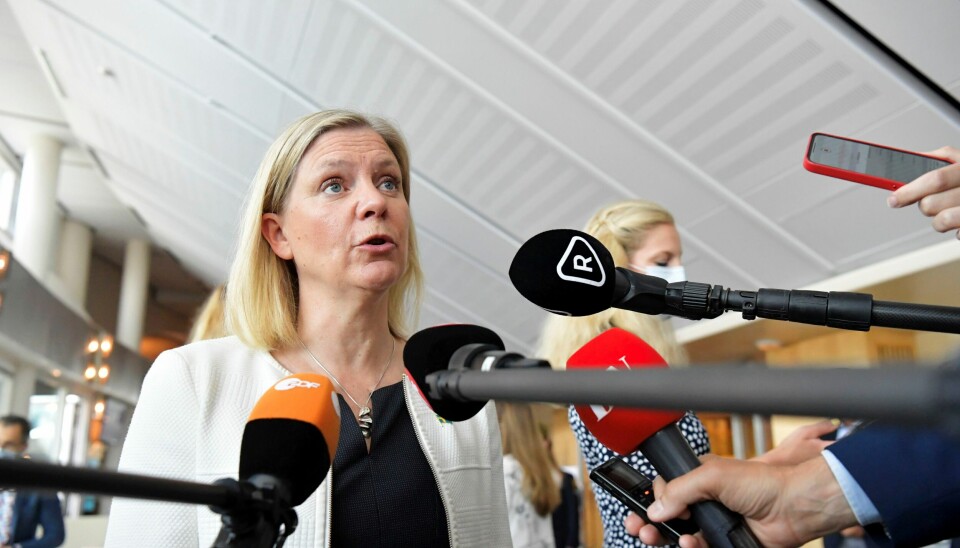 Finansminister Magdalena Andersson må bygge bro for å få vedtatt et svensk statsbudsjett. Finansminister Magdalena Andersson er ikke den eneste som nevnes som en mulig arvtaker etter Stefan Löfven, selv om hun både er velgernes og ekspertenes favoritt. Foto: Anders Wiklund / TT NYHETSBYRÅN / NTB