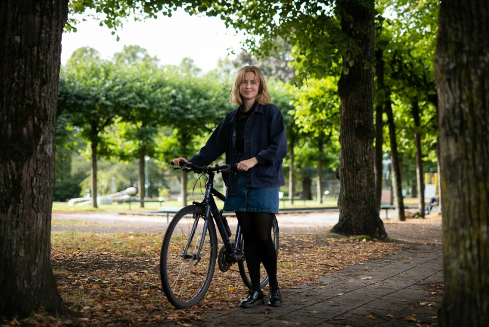 – For min del kom de største klimakuttene fra å la være å fly, og å sykle, gå og bruke kollektivtilbud på flertallet av reisene mine, forteller Anja Bakken Riise om sitt forsøk å å leve bærekraftig. Anja Bakken Riis, leder for Framtiden i våre hender - aktuell med boka 'Mitt klimaregnskap'.