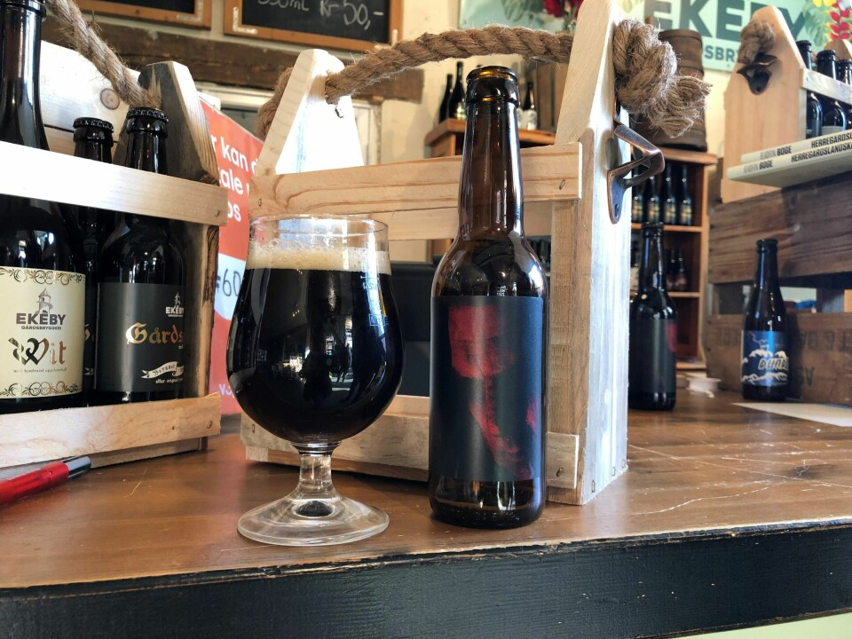 Order øl er et svart øl med rungende smak, og brygges av Ekeby gårdsbryggeri på vegne av bandet. Order øl