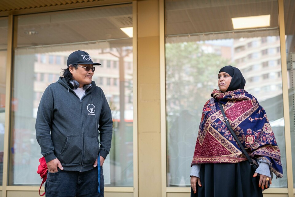 Ole Pedersen og Arfi Ali har bodd på Tøyen i mange år. De har sett mange familier, enslige og unge bli tvunget til å forlate nabolaget på grunn av den vanskelige boligsituasjonen. Siden 2016 har de engasjert seg i den lokale boligpolitikken, og nå har de sammen med fagfolk presentert et forslag til en løsning. Ole Pedersen og Afri Ali.