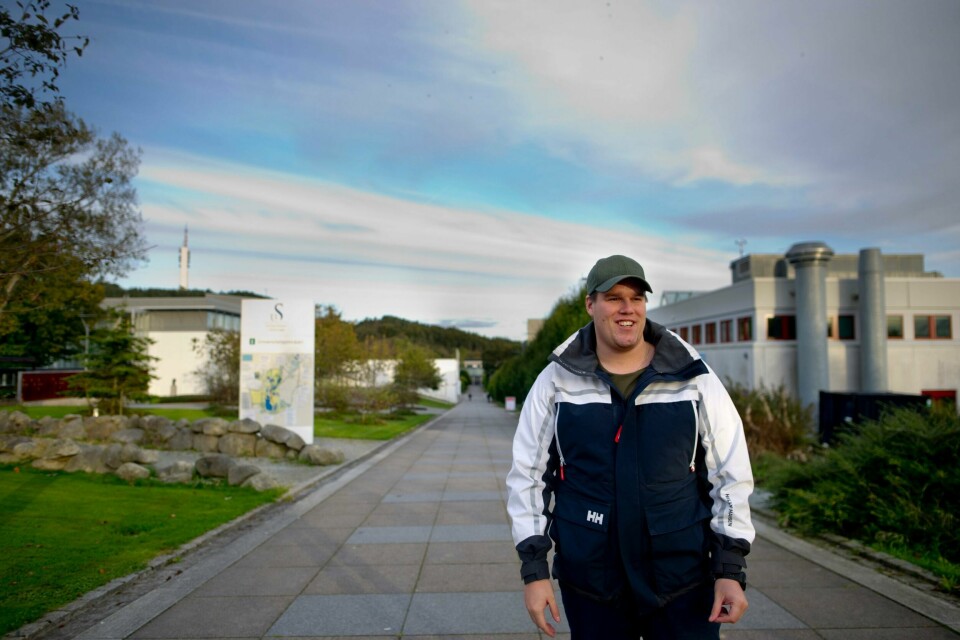 Langs denne gågaten på campus ved Universitetet i Stavanger planlegger fadderleder Kim Roger Andersen et langbord på over en halv kilometer. – Folk har spurt meg om jeg er gal, sier han og ler.